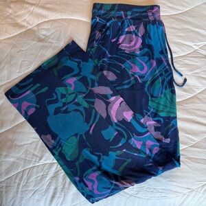 Stars above women’s L pj pants